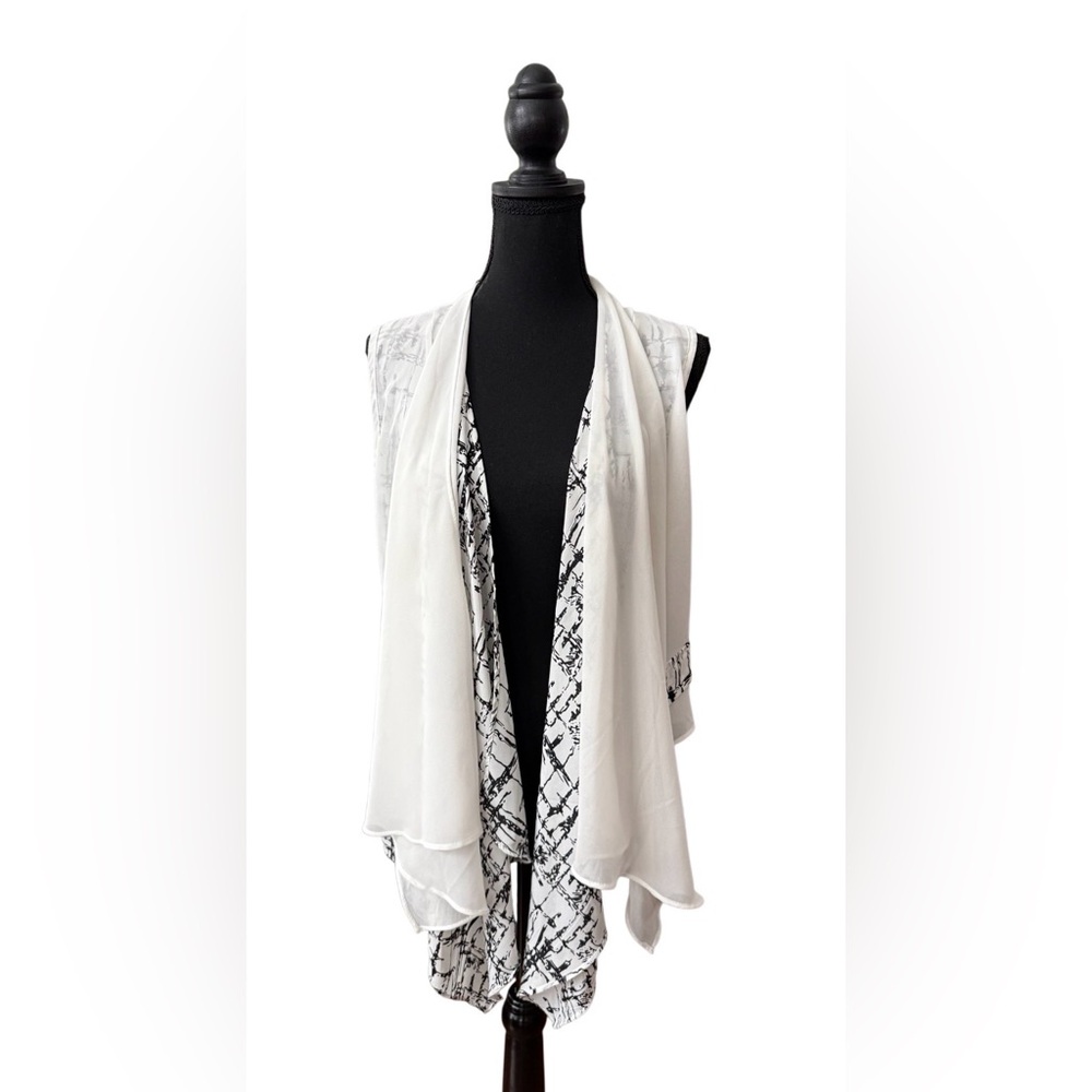 Miss Finch Women's White and Black Sheer Waterfall Layered Whimsical Vest
